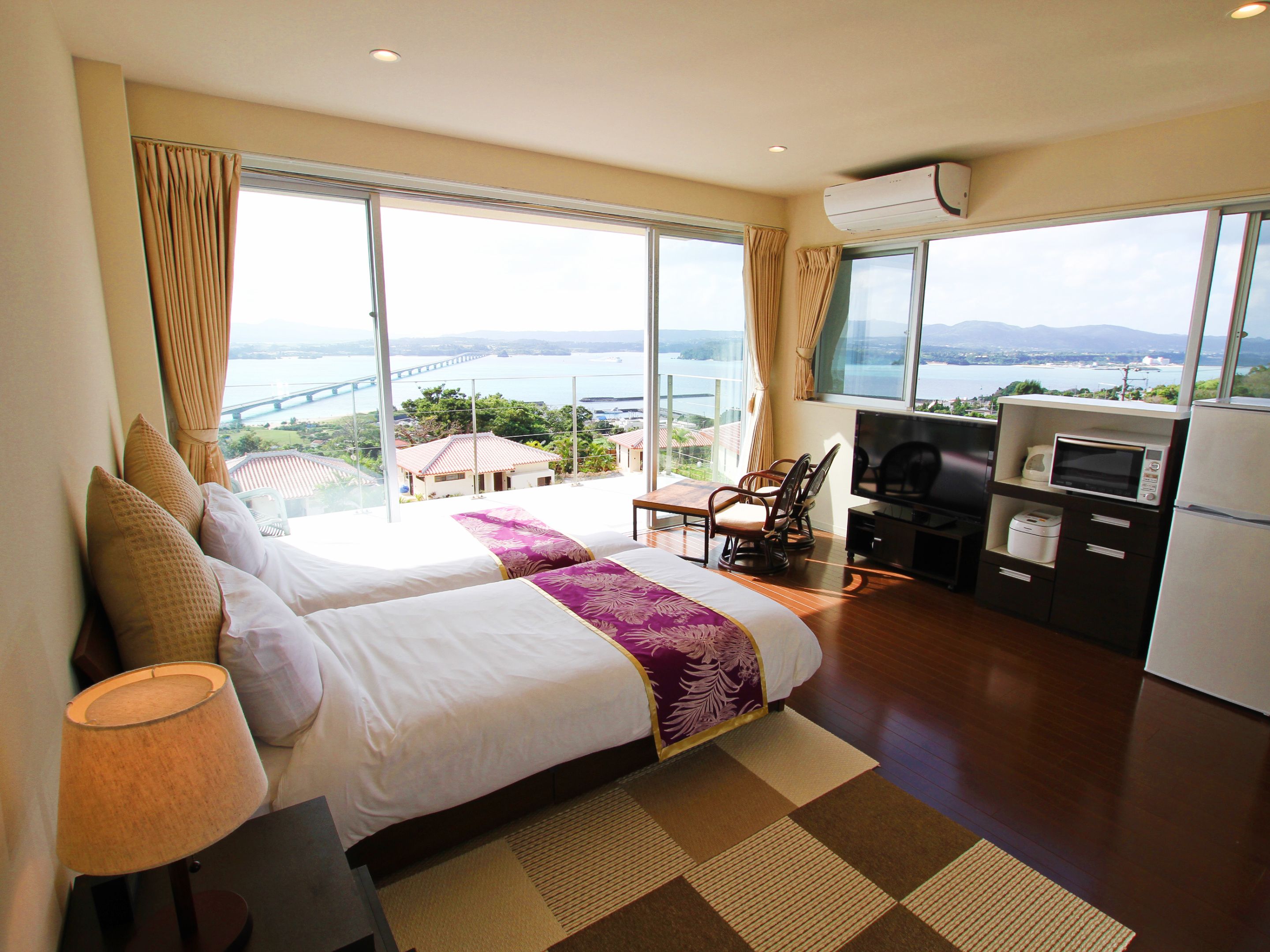 deluxe twin room, plumeria (2f) | desk, soundproofing, free wifi, bed sheets