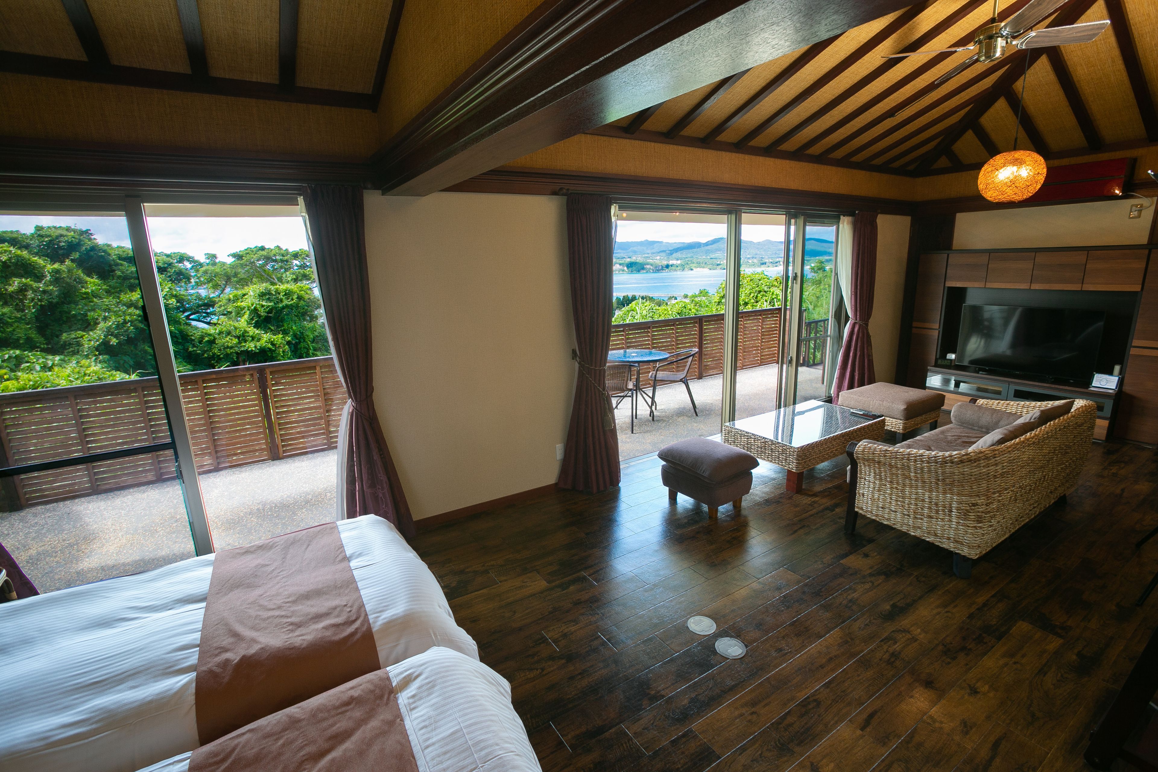 ocean view suite, tenninca (villa) | desk, soundproofing, free wifi, bed sheets