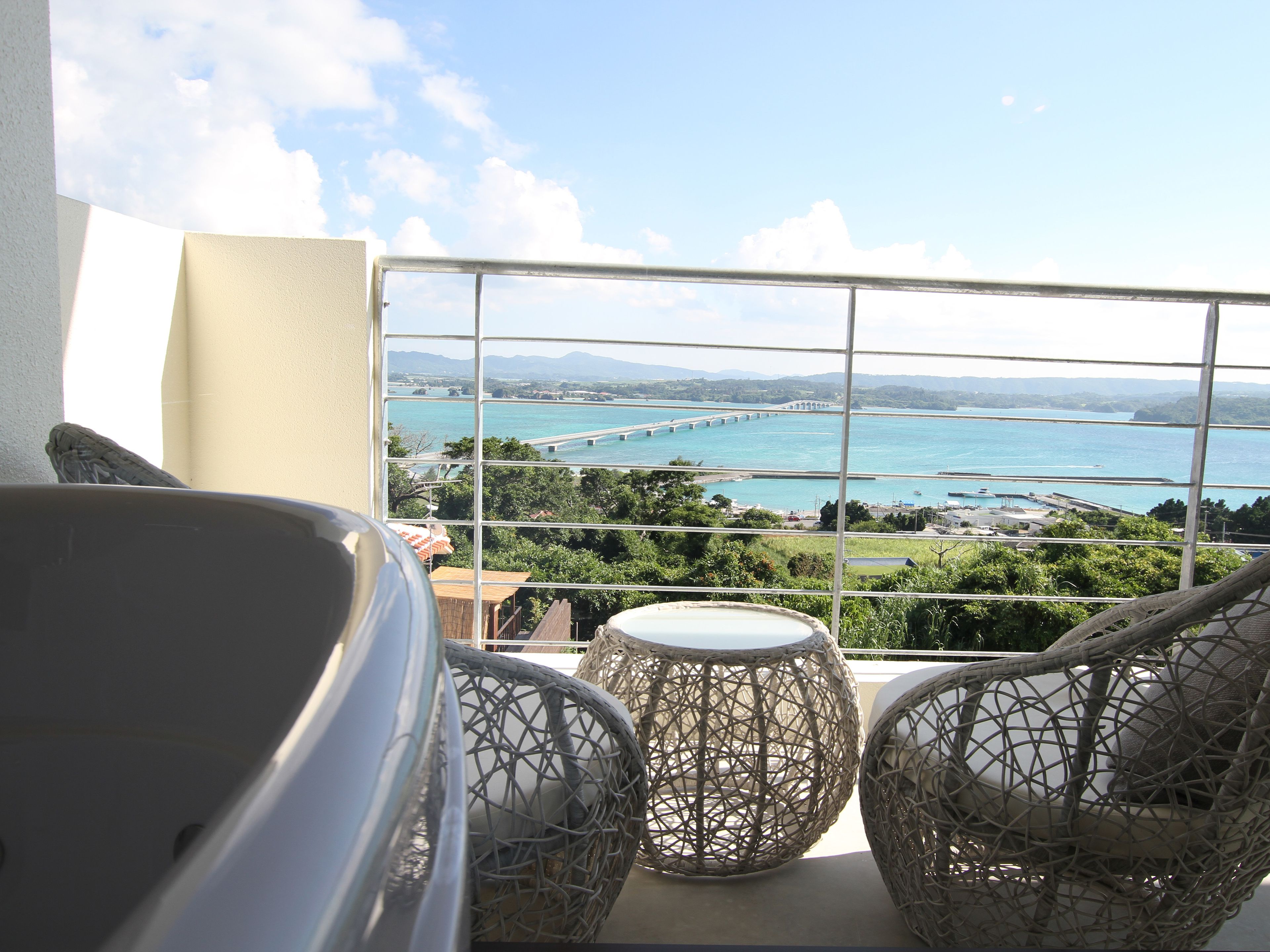 deluxe suite, star jasmine (2f) | bathroom | free toiletries, hair dryer, slippers, towels