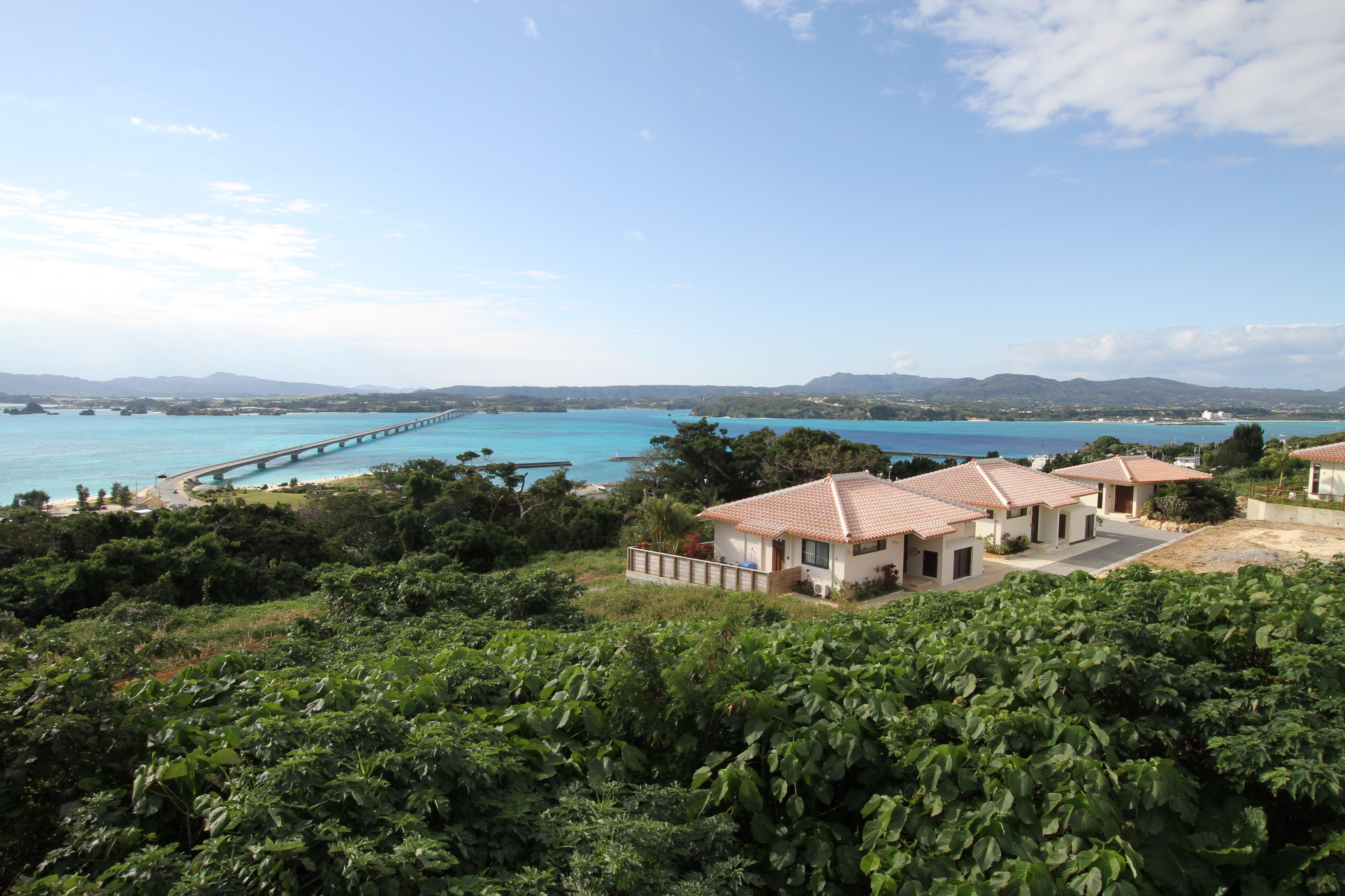 desk, soundproofing, free wifi, bed sheets