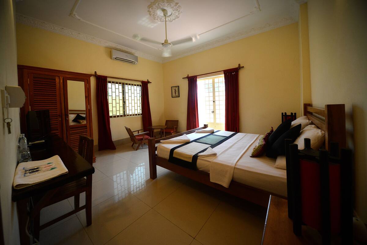 standard double room, 1 king bed, terrace | desk, blackout curtains, free wifi