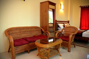 Chambre Double, vue fleuve | Bureau, rideaux occultants, Wi-Fi gratuit