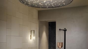 Sauna seca, banheira de hidromassagem, banho turco/hammam
