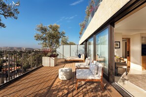 Orient Royal City View Suite | Terraço/pátio