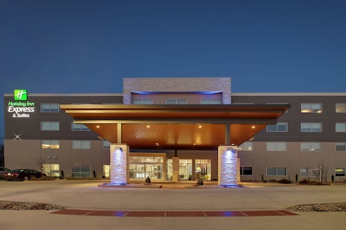Holiday Inn Express & Suites Mount Vernon by IHG
