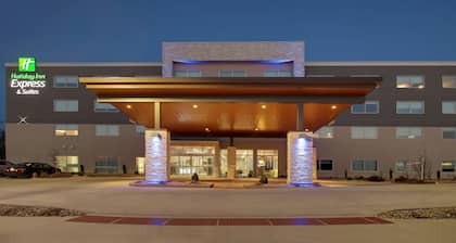 Holiday Inn Express & Suites Mount Vernon by IHG