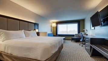 Peti besi dalam bilik, meja, ruang kerja komputer riba