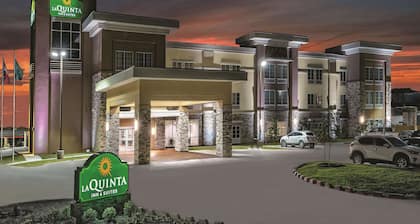 La Quinta by Wyndham San Antonio by Frost Bank Center