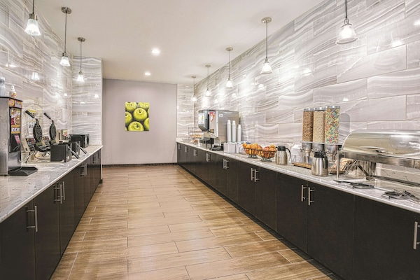 Free daily self-serve breakfast