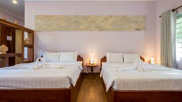 Superior Twin Room | Desk, blackout drapes, free cribs/infant beds, free WiFi