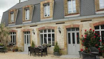 Triple Room, Private Bathroom | Exterior