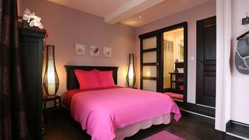 Superior Double Room, Private Bathroom | 1 bedroom, WiFi