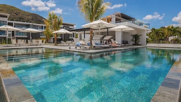 Indoor pool, outdoor pool