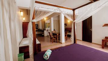 Family Studio Suite, Multiple Beds | Minibar, in-room safe, desk, soundproofing