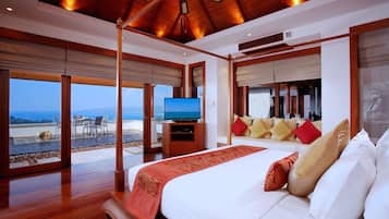 In-room safe, individually decorated, individually furnished, desk