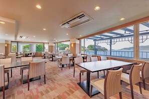 Restaurant - Wan Wan Paradise Toba (Toba)