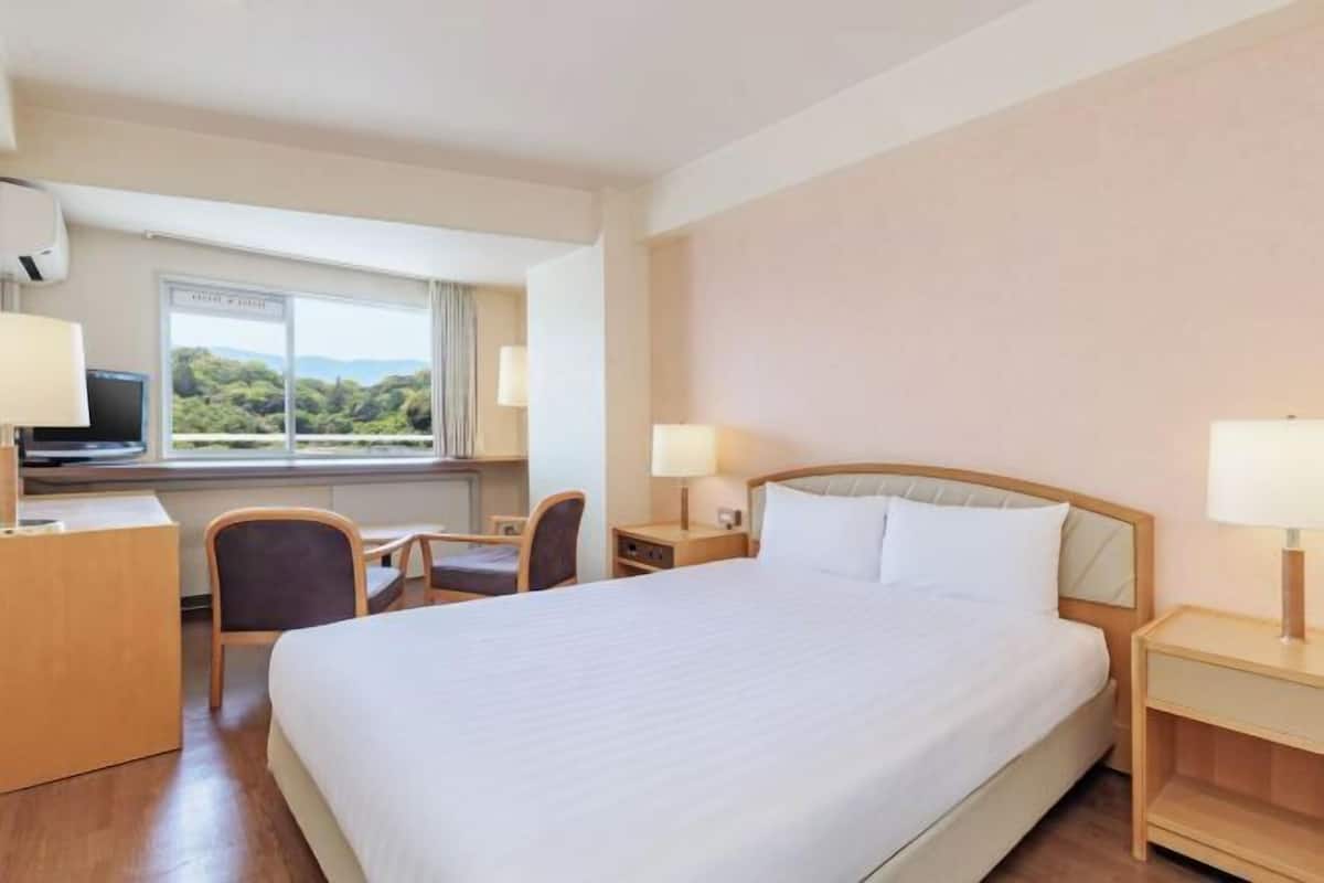 1 dormitorio y ropa de cama