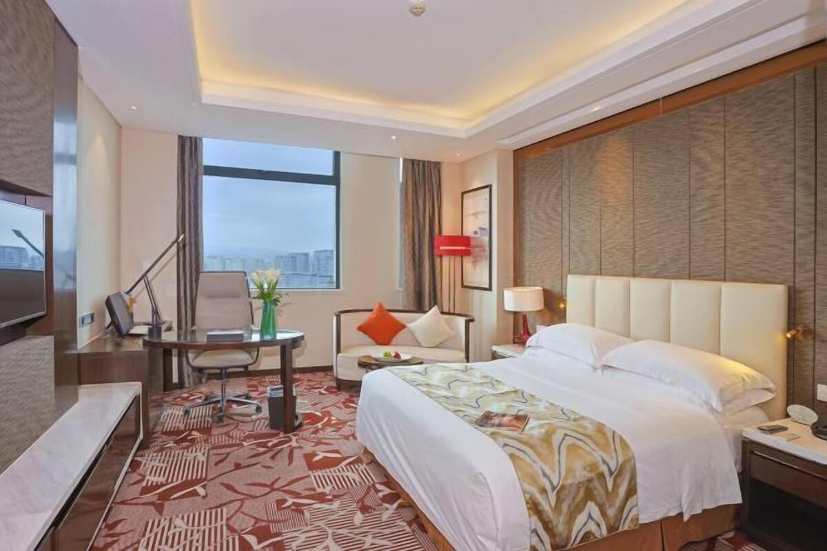 Minibar, in-room safe, desk, blackout curtains