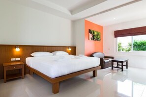 In-room safe, desk, blackout curtains, rollaway beds - Parida Resort (Choeng Thale)