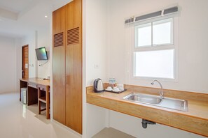 Suite - 1 soveværelse | 1 soveværelse, pengeskab på værelset, skrivebord