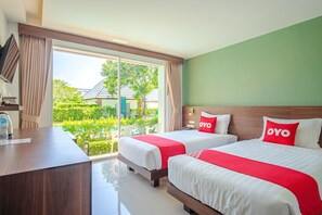 客房内保险箱、办公桌、折叠床/加床（额外收费）、免费 WiFi