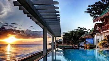 2 piscinas al aire libre