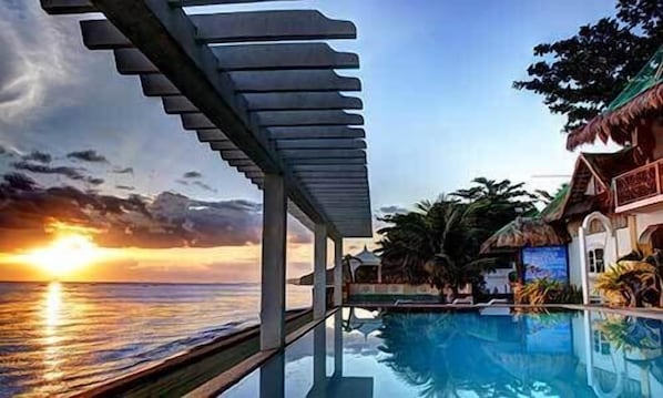 2 piscinas al aire libre
