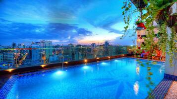 Außenpool, Liegestühle