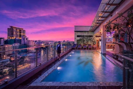 Outdoor pool, sun loungers