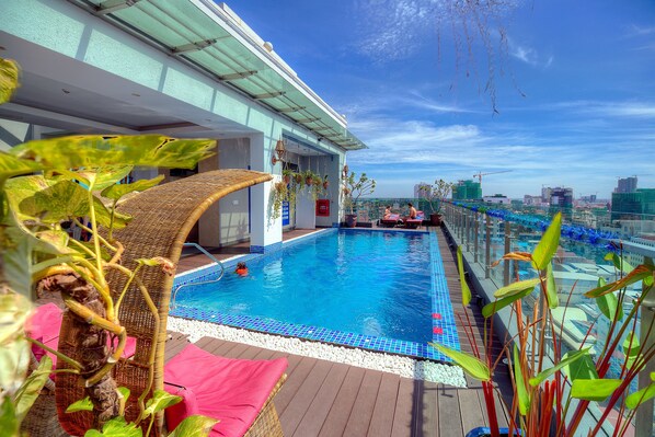 Orussey Residence | Outdoor pool