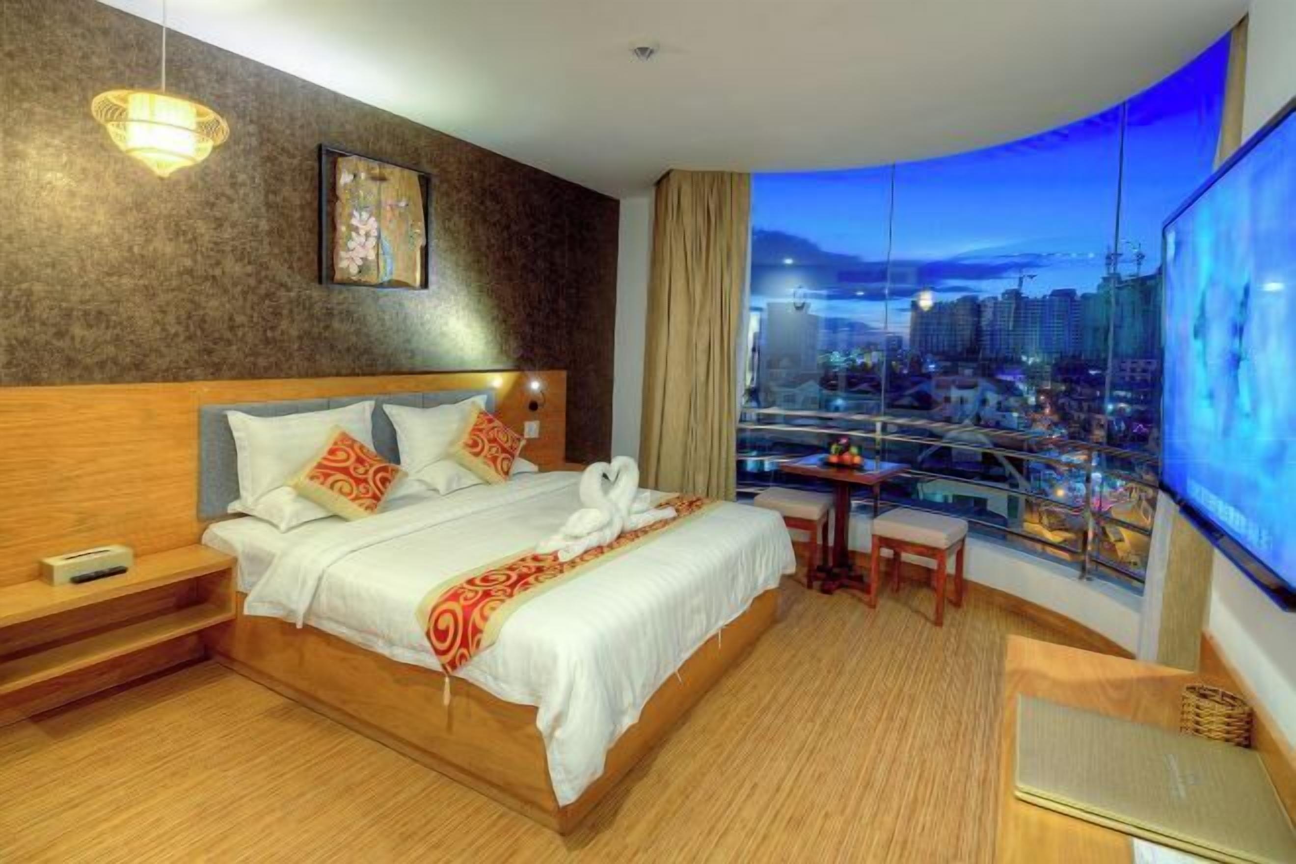 มินิบาร์, ตู้นิรภัยในห้องพัก, ห้องพักตกแต่งอย่างมีเอกลักษณ์