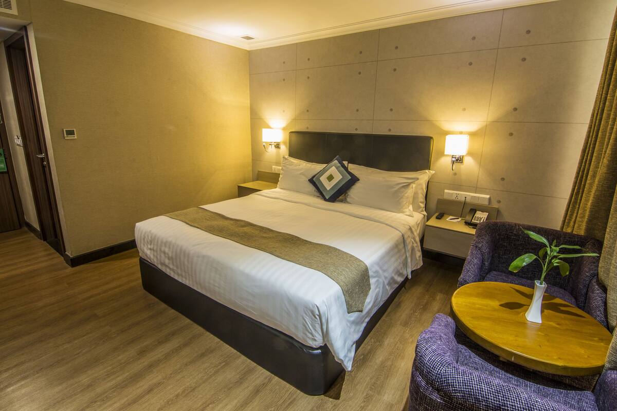 Standard Double or Twin Room | Premium bedding, in-room safe, desk, soundproofing