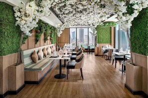 Dining - Kravan Hotel (Phnom Penh)