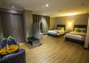 Premium bedding, in-room safe, desk, soundproofing - Kravan Hotel (Phnom Penh)
