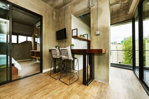 One Bedroom Suite | Minibar, individually decorated, individually furnished, desk - Rent V38 (Bangkok)