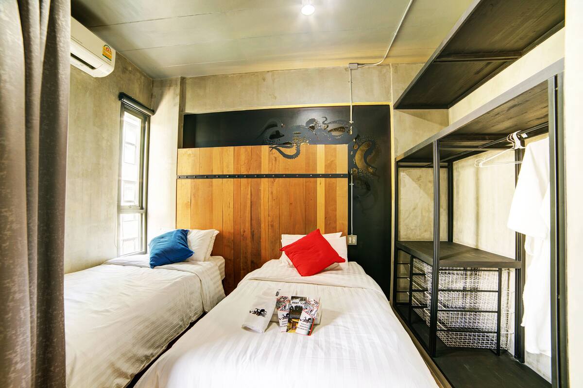 Design Twin Room, Balcony, City View | Minibar, desk, WiFi (free), individually decorated