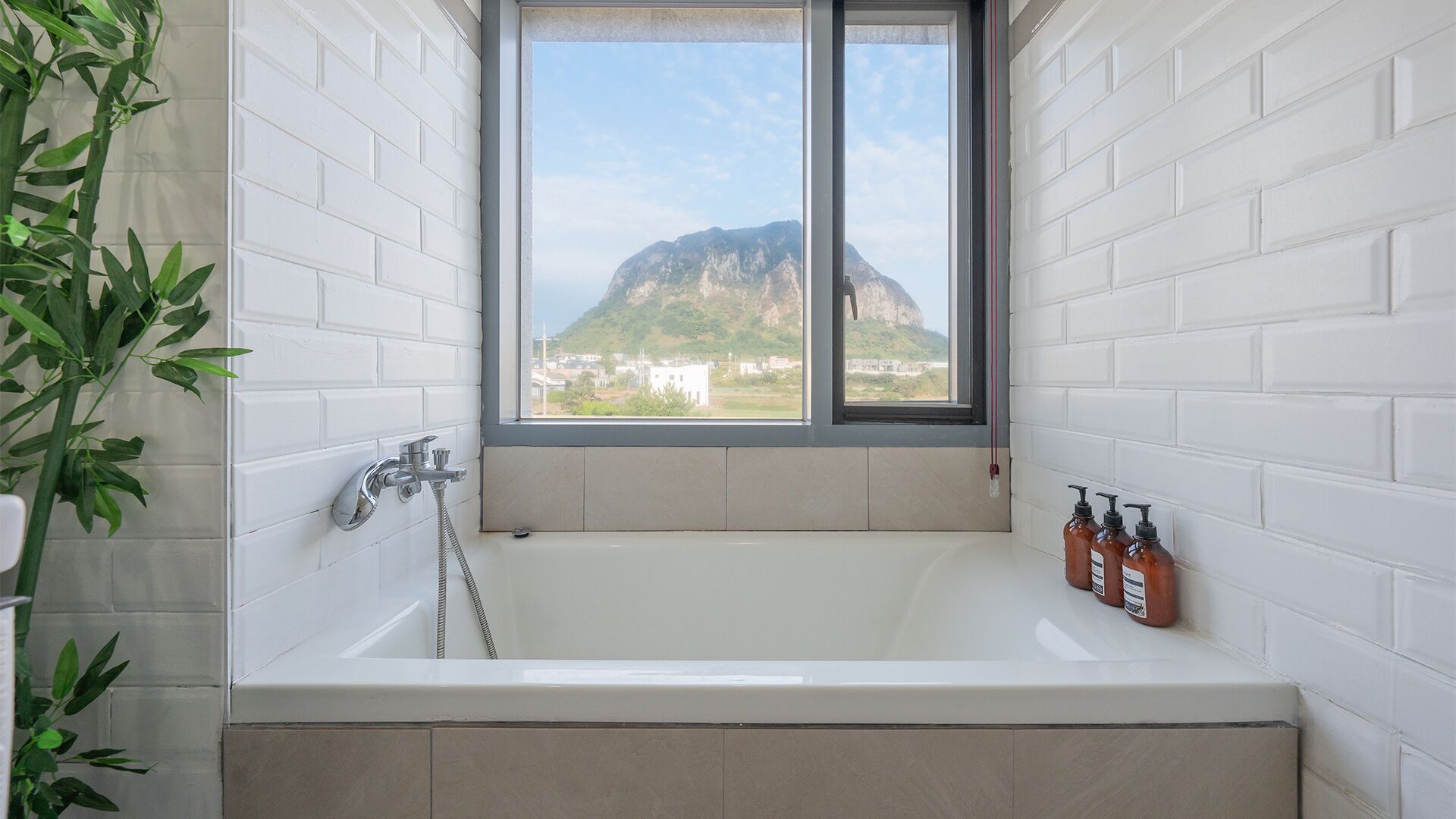 standard double room (on request discount on bubble spa 30%) | bathroom | shower, free toiletries, hair dryer, bidet