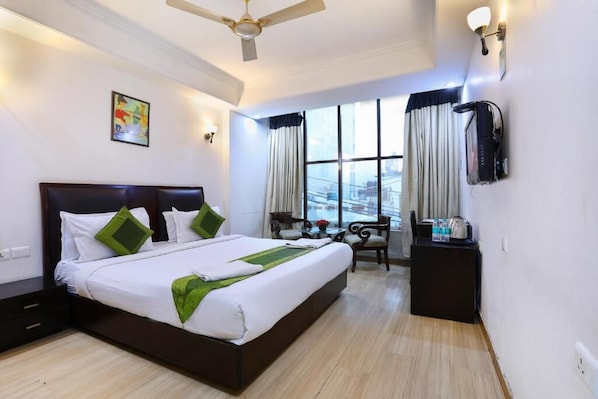 Deluxe Room, 1 Bedroom | Premium bedding, Select Comfort beds, minibar, in-room safe