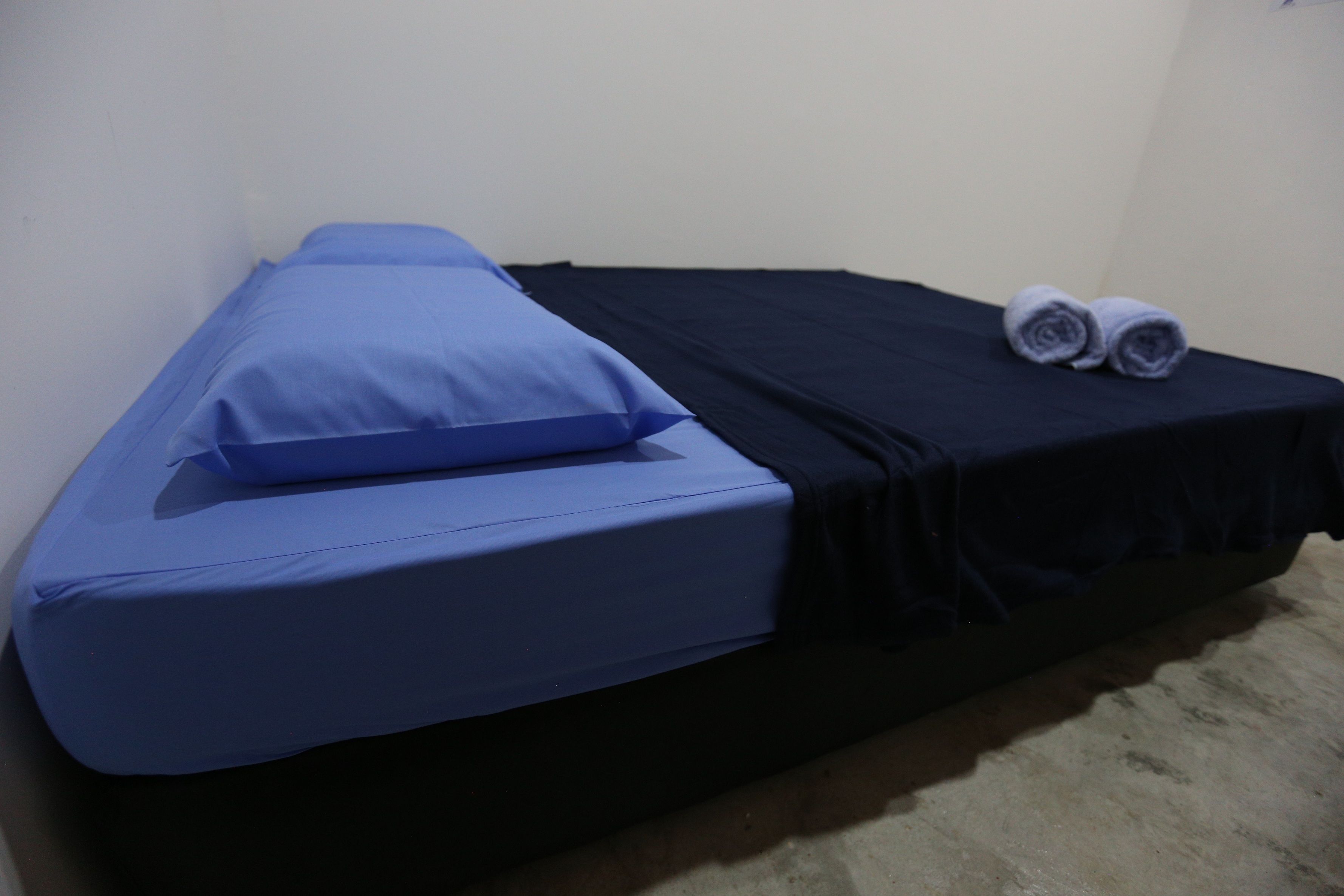 queen room | desk, free wifi, bed sheets