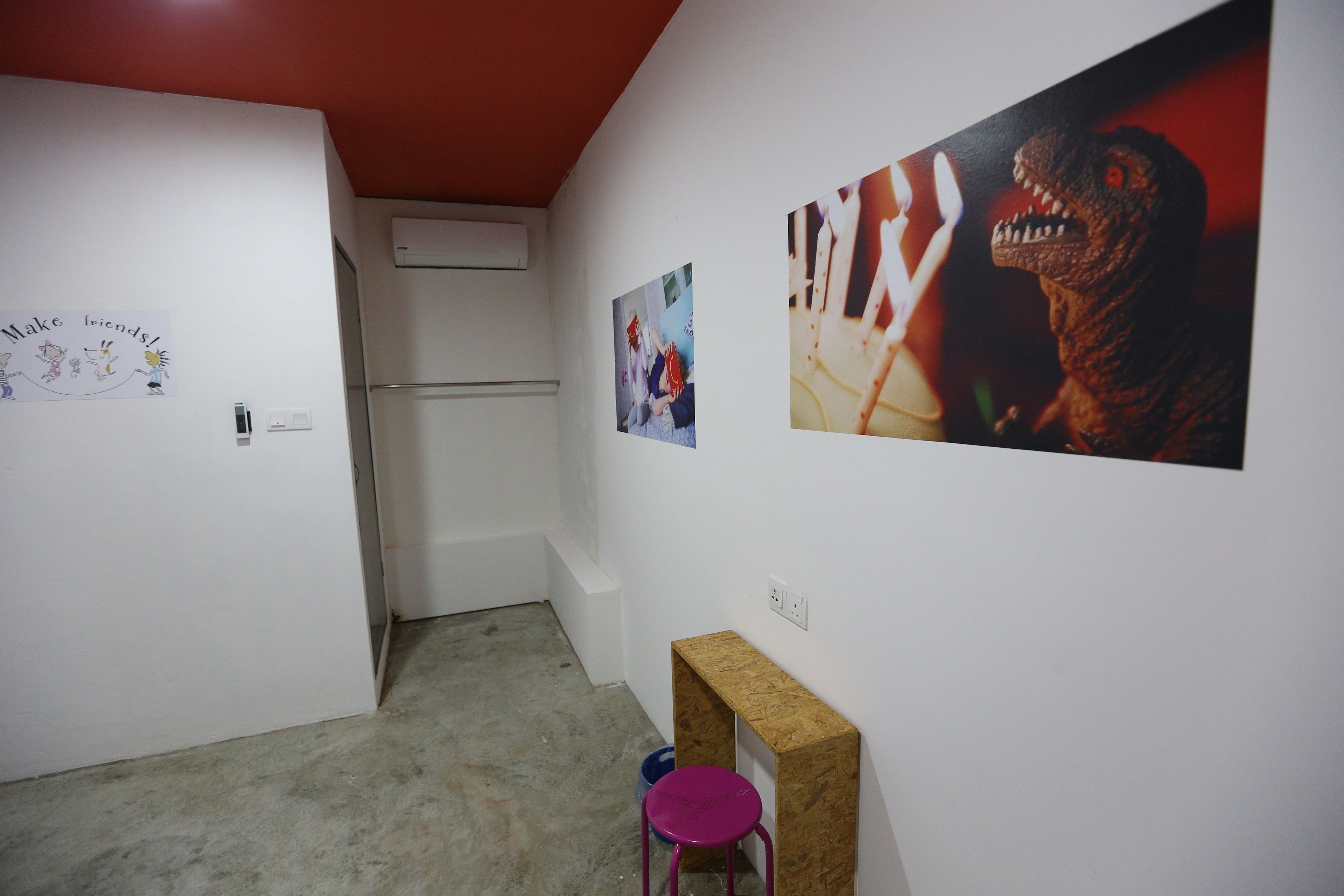 queen room | room amenity