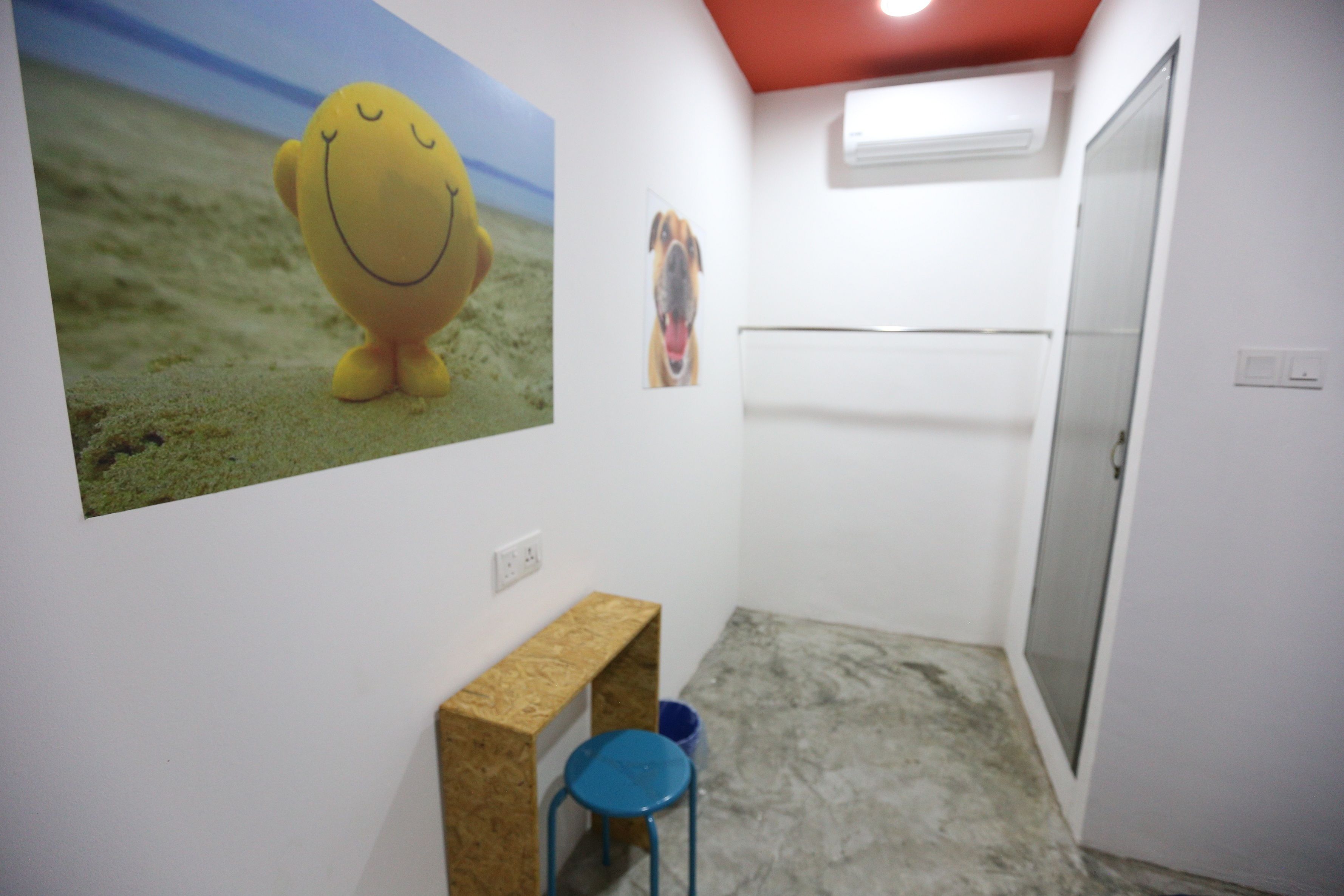 queen room | desk, free wifi, bed sheets