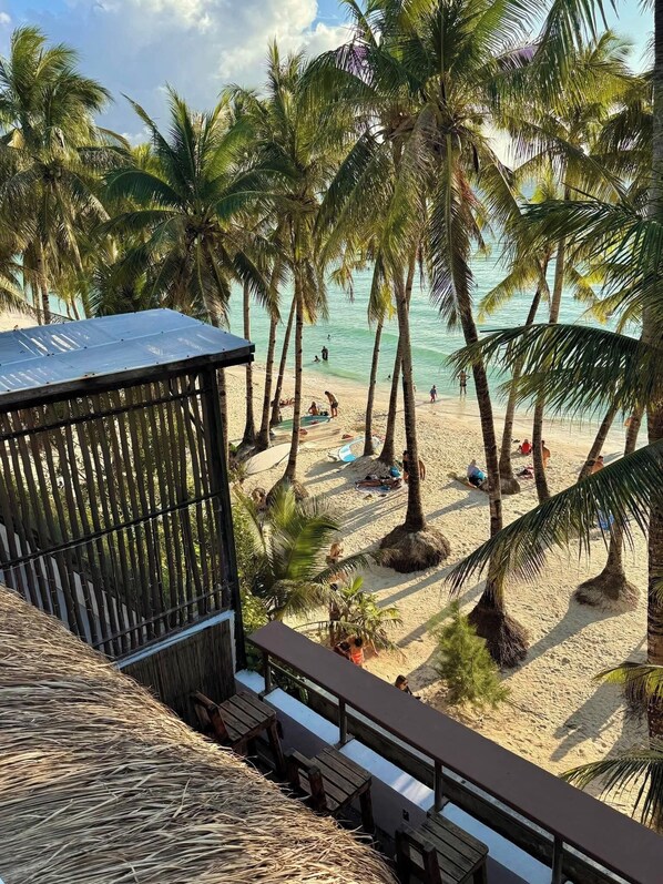 View from property - Hostel Avenue (Boracay Island)