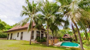 4 Bedrooms Villa with Private Pool | Terrace/patio - Ocean View Villa by Pattaya Sunny Rentals (Chonburi)