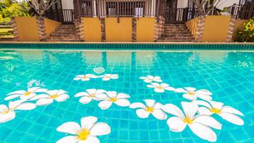 4 Bedrooms Villa with Private Pool | Terrace/patio