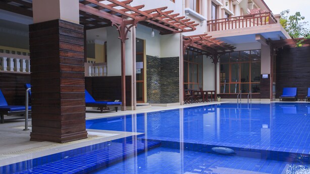 Pool - 9 Dragon Hotel (Phnom Penh)