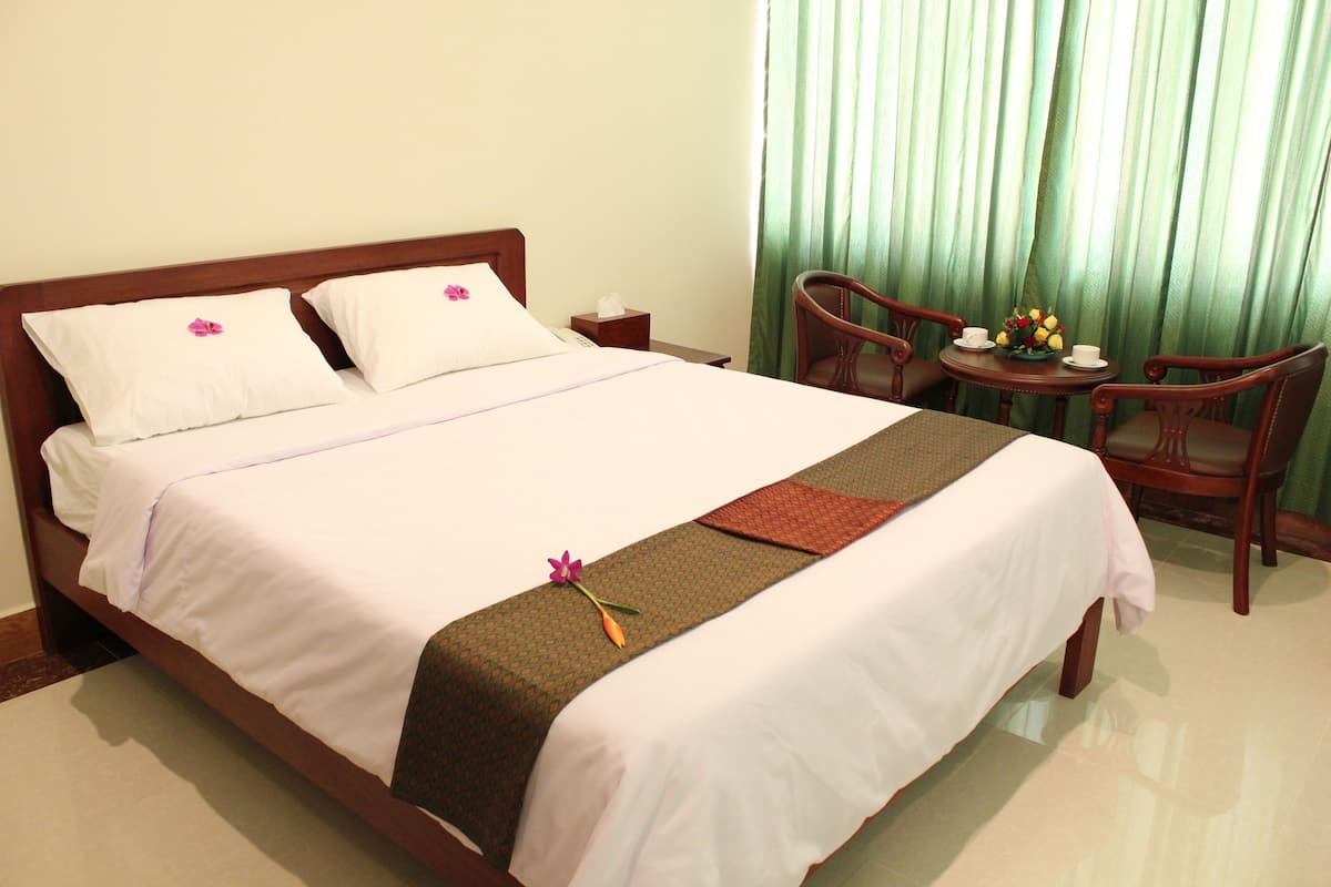 Minibar, in-room safe, desk, blackout curtains