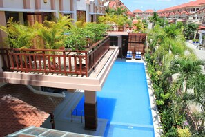 Outdoor pool - 9 Dragon Hotel (Phnom Penh)