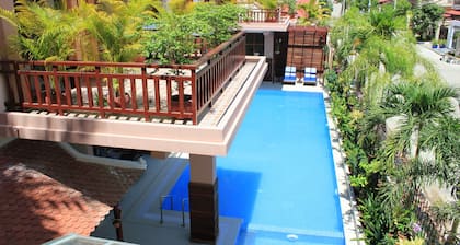 9 Dragon Hotel