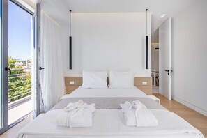 Deluxe Apartment, Balcony | In-room safe, desk, soundproofing, iron/ironing board - NS Place (Athens)