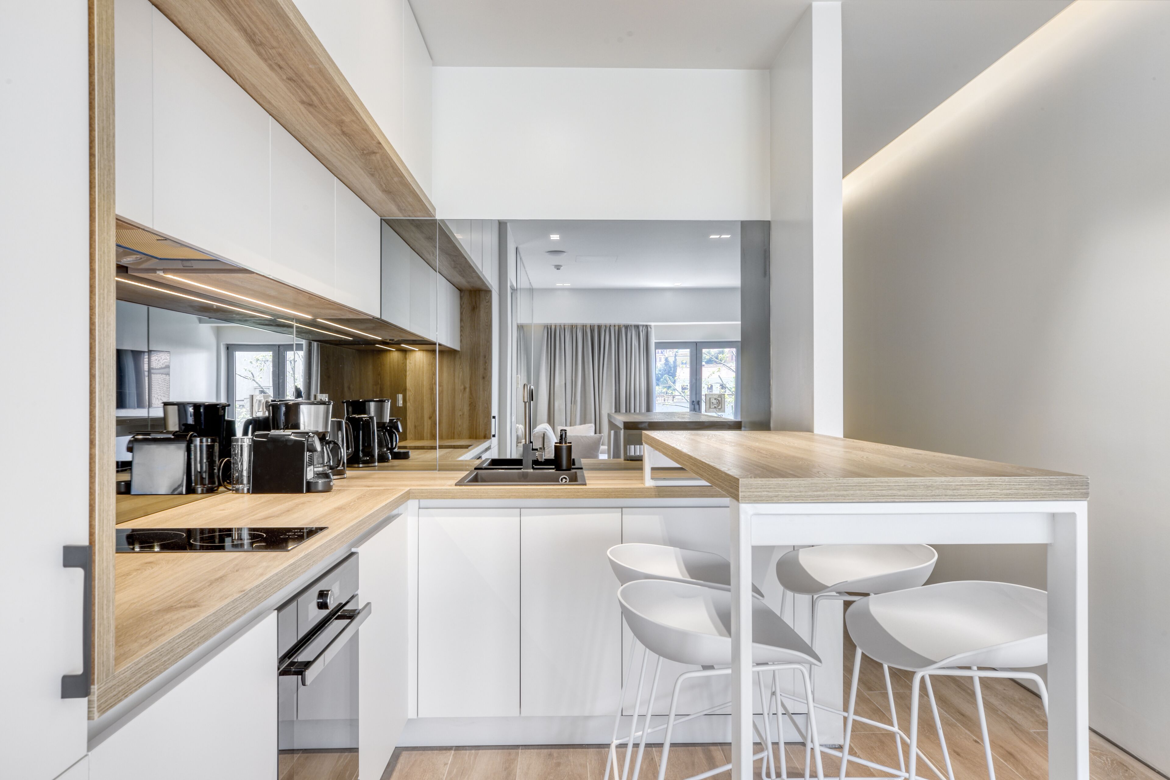 奢華公寓, 3 間臥室, 陽台, 城市景觀 | 私人廚房 | 電冰箱、微波爐、烤箱  、爐台